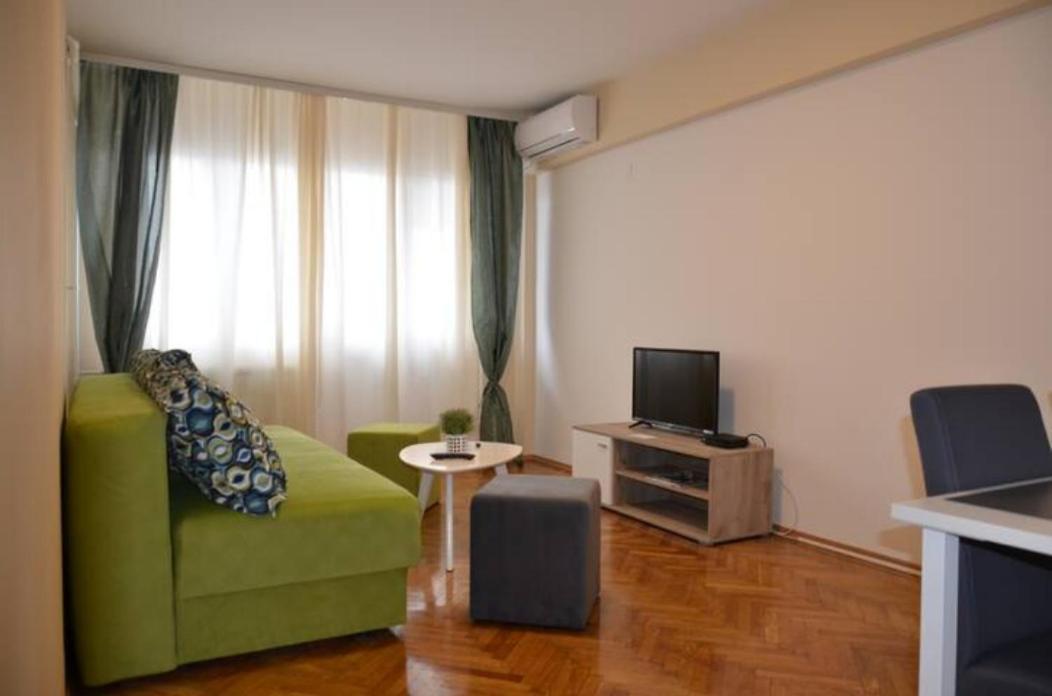 Sat * Belgrade