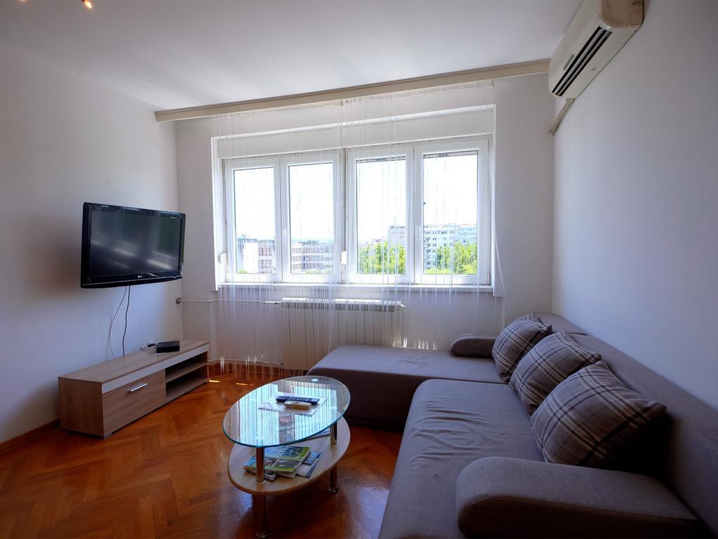 Apartment Sat